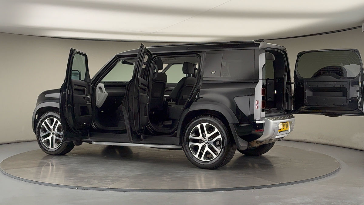 More views of Land Rover Defender 110