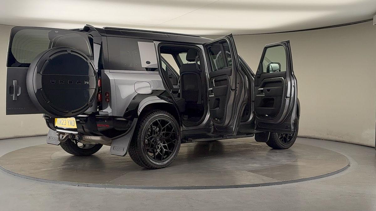 More views of Land Rover Defender 110