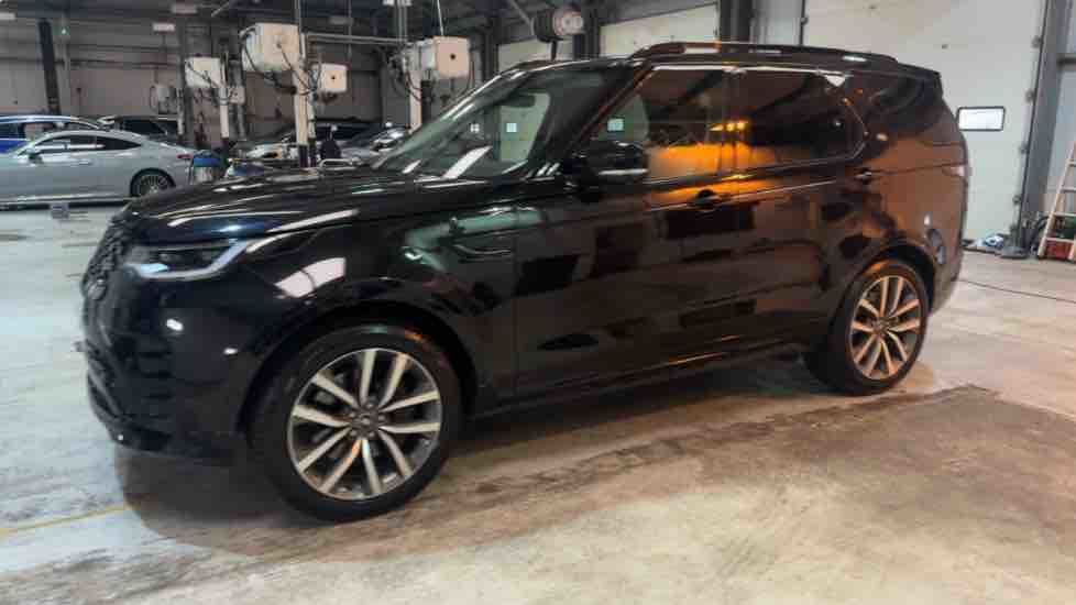 More views of Land Rover Discovery
