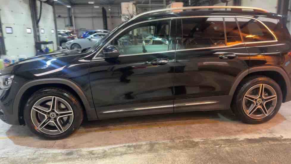 More views of Mercedes-Benz GLB