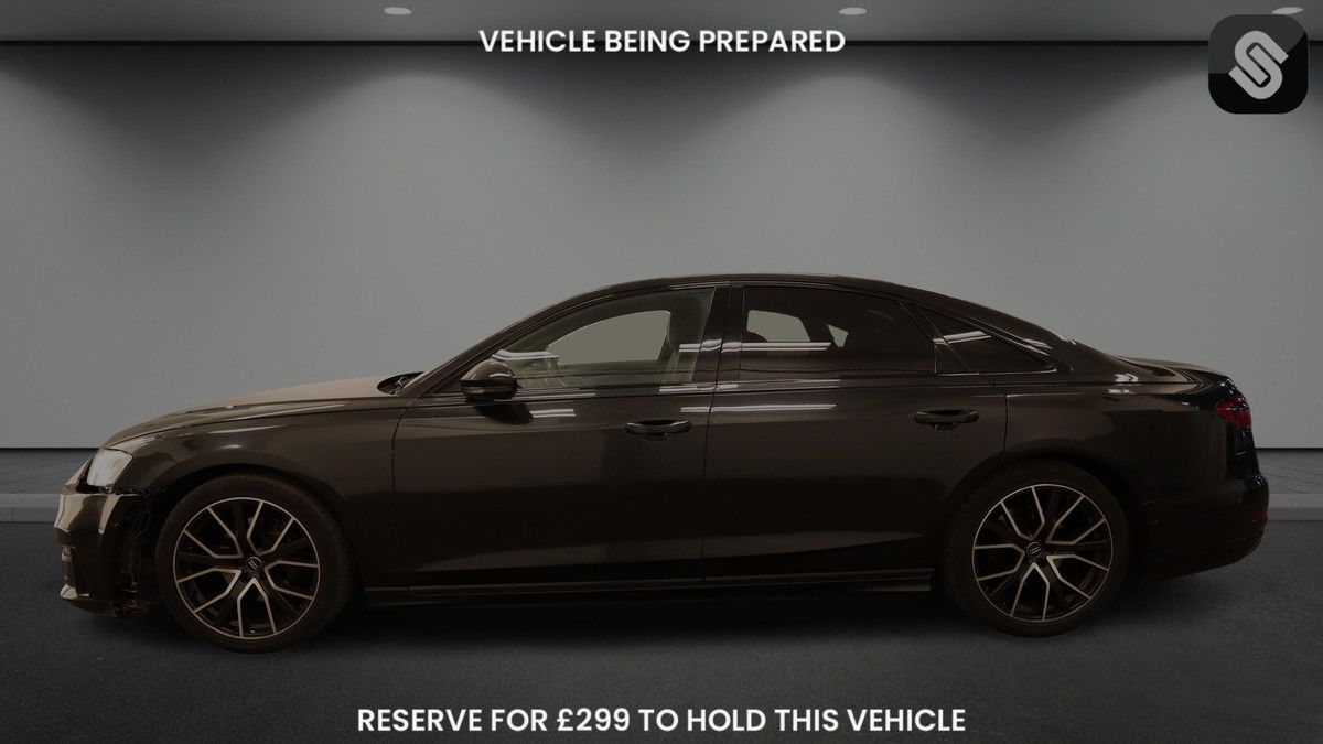 Audi A8 Image 12