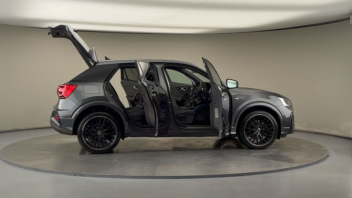 More views of Audi Q2