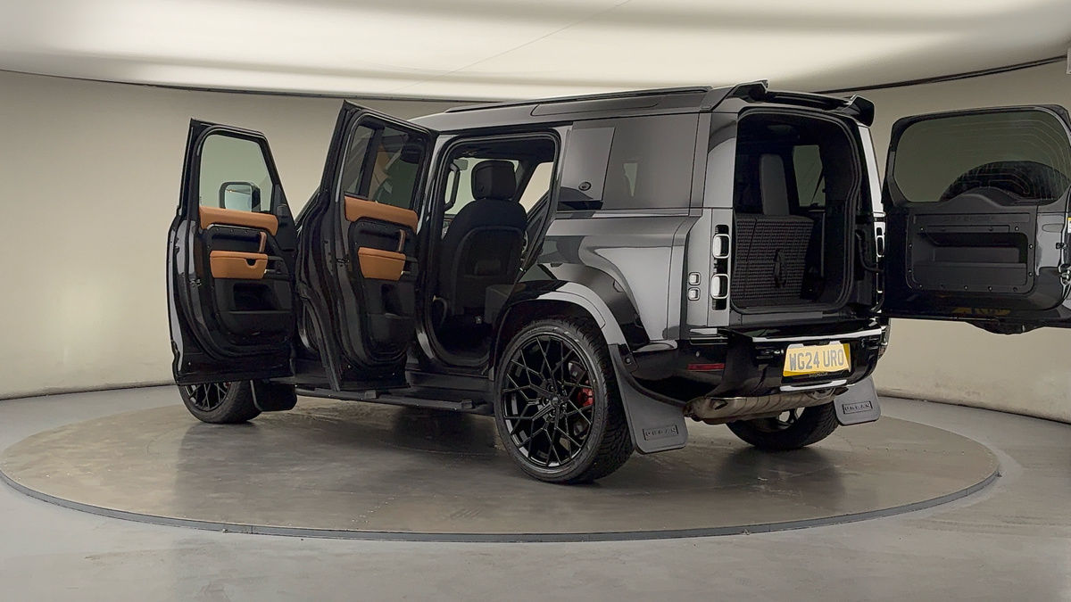 More views of Land Rover Defender 110
