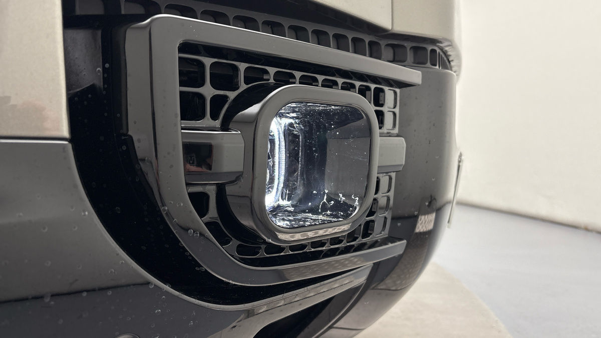 Land Rover Defender 110 Urban Image 50