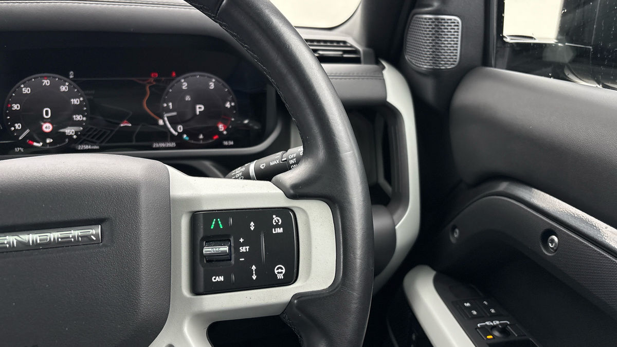 Land Rover Defender 110 Urban Image 28