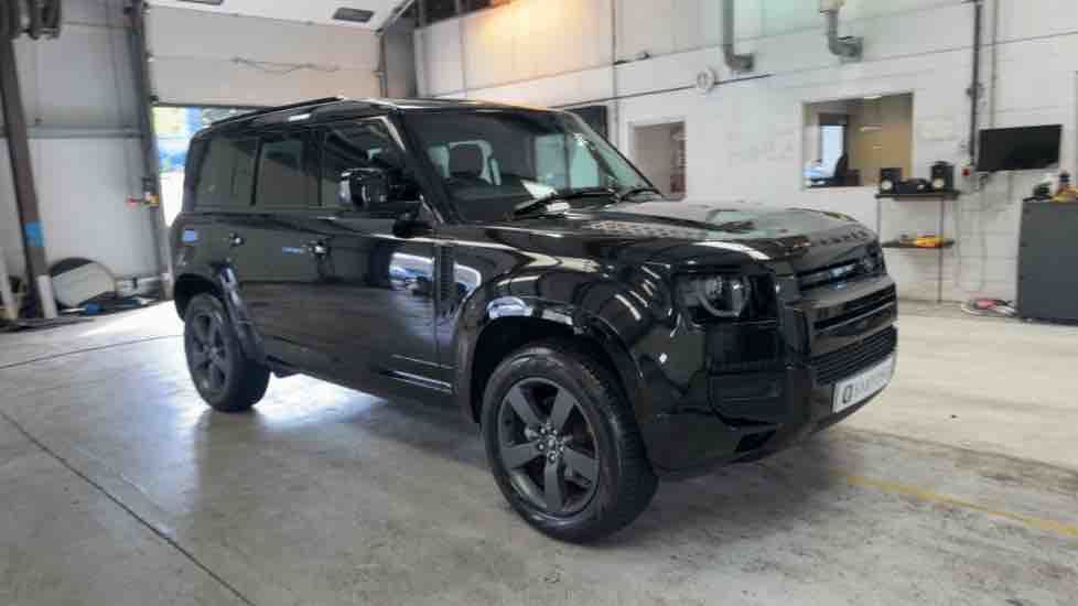 More views of Land Rover Defender 110