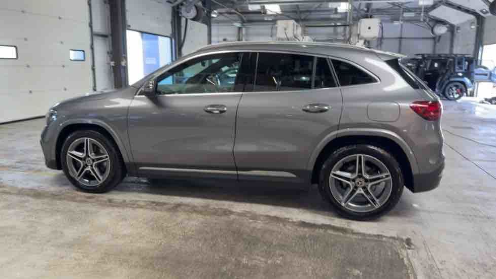 More views of Mercedes-Benz GLA
