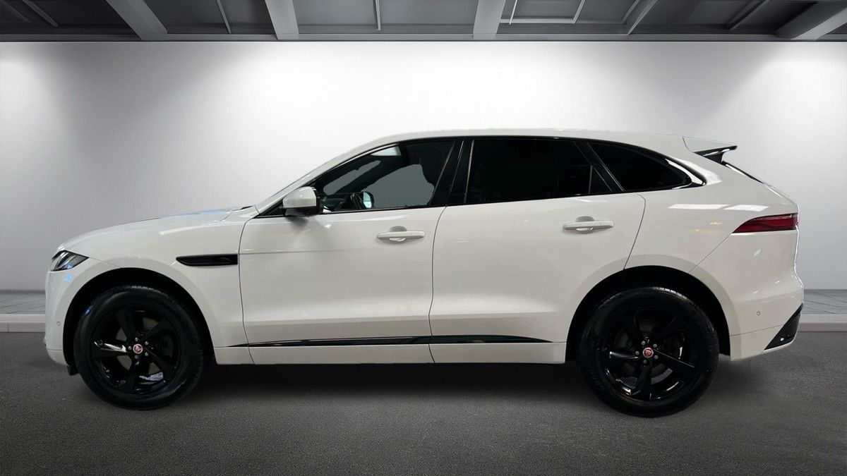 Jaguar F-PACE Image 15