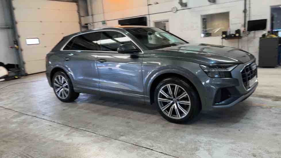 More views of Audi Q8