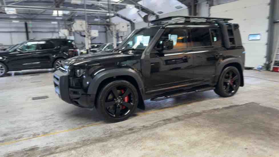 More views of Land Rover Defender 110