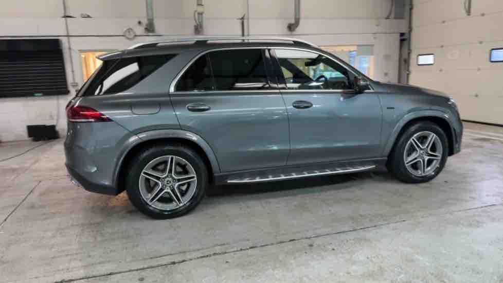 More views of Mercedes-Benz GLE