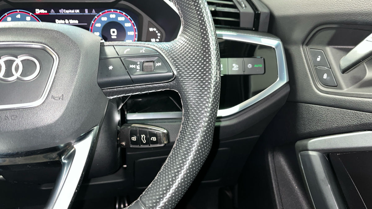 Audi Q3 Image 14