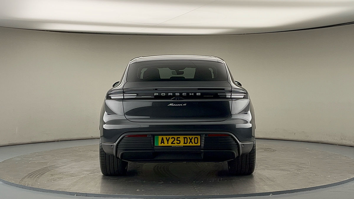 Porsche Macan Image 4