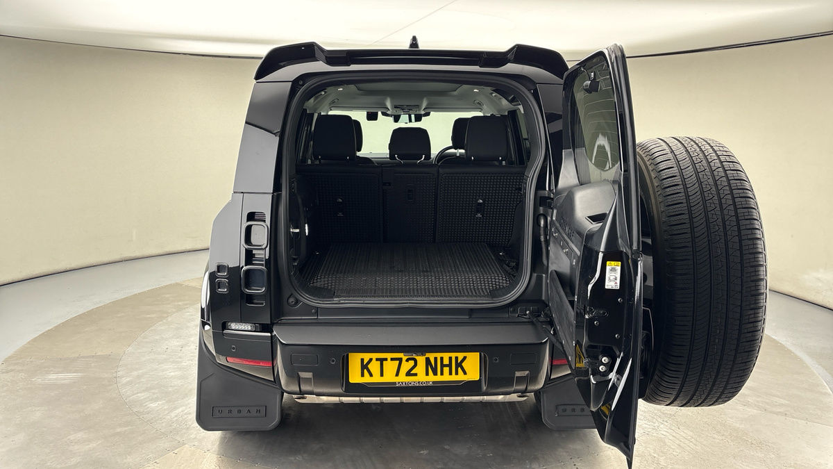 Land Rover Defender 110 Urban Image 11