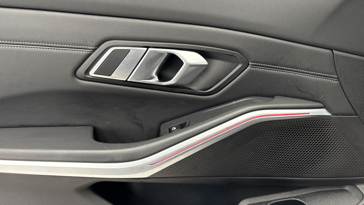 BMW 3 Series Image 19