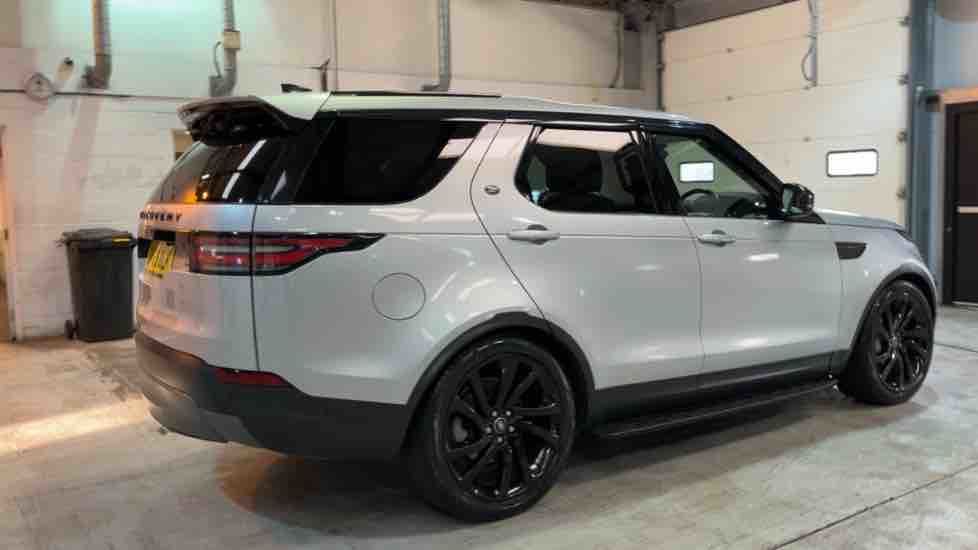 More views of Land Rover Discovery