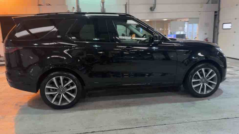 More views of Land Rover Discovery