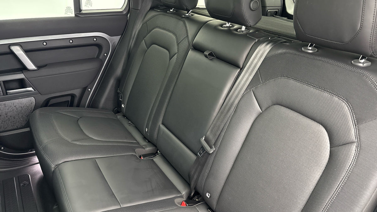 Land Rover Defender 110 Urban Image 8