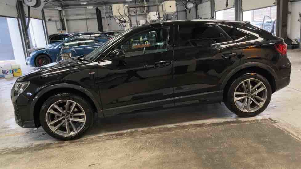 More views of Audi Q3