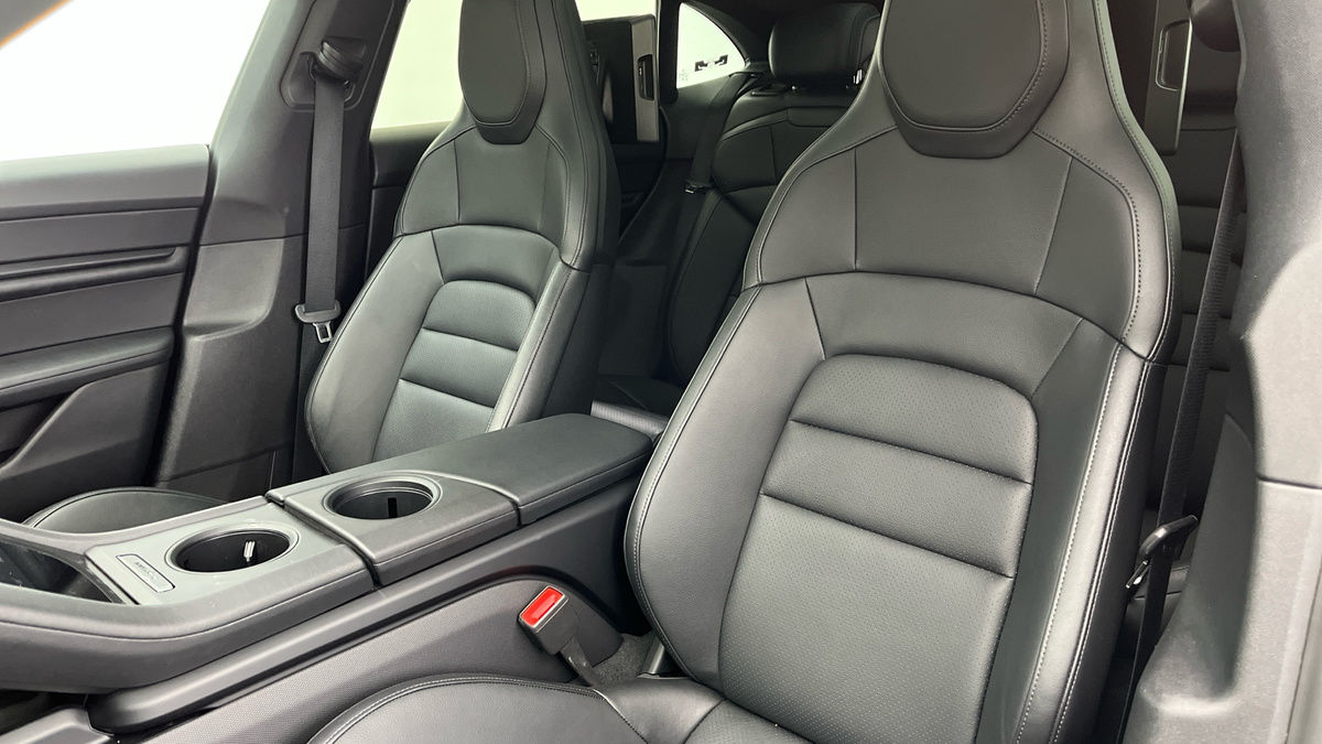 Porsche Taycan Image 6