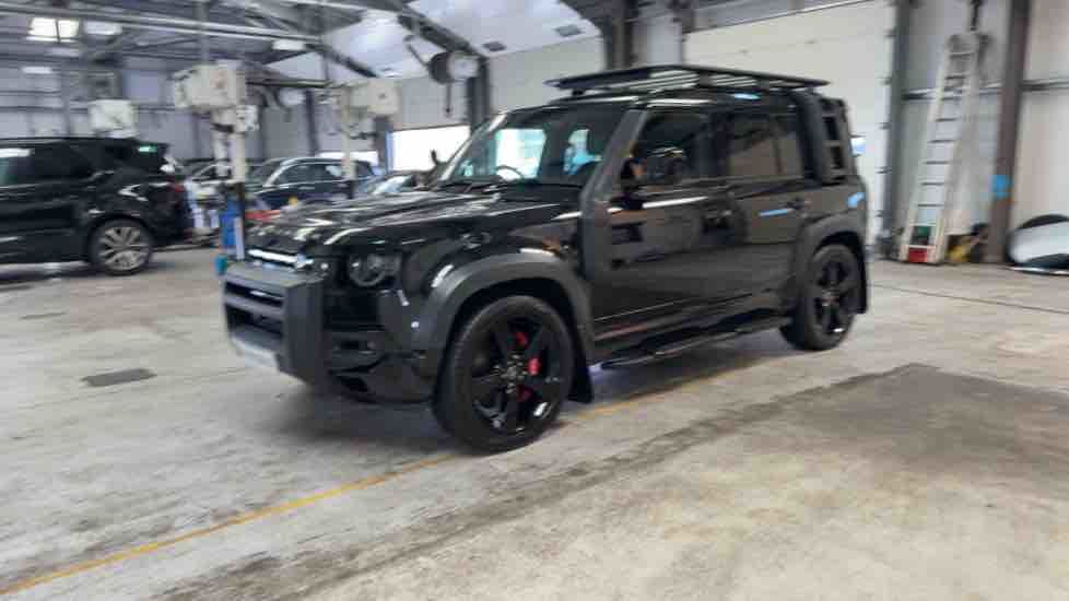 More views of Land Rover Defender 110