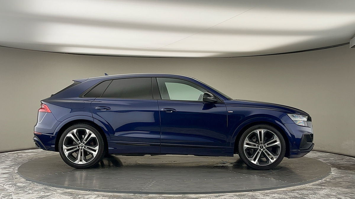 More views of Audi Q8