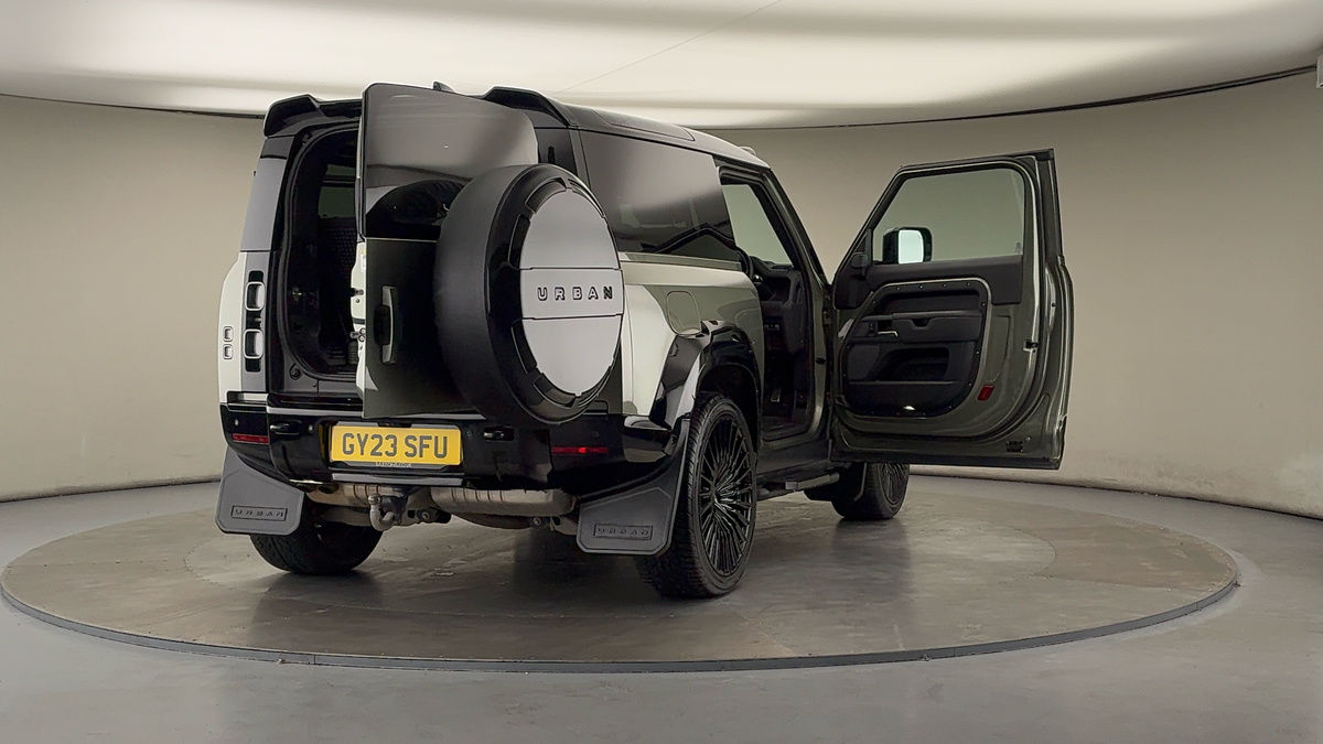 More views of Land Rover Defender 90