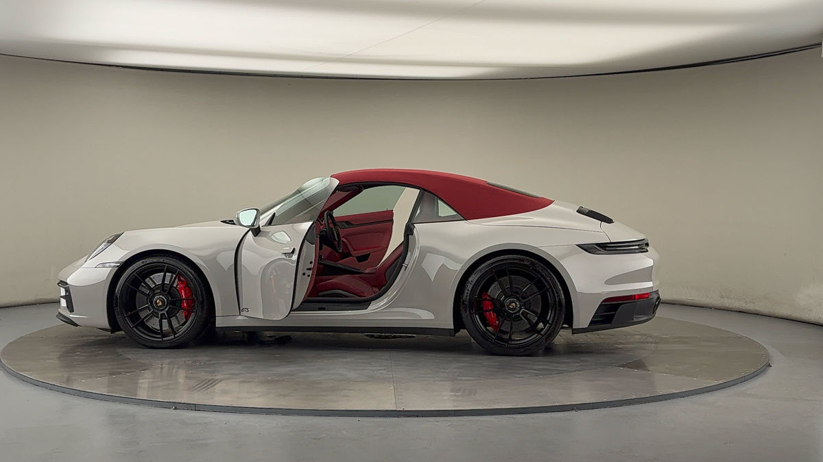 More views of Porsche 911