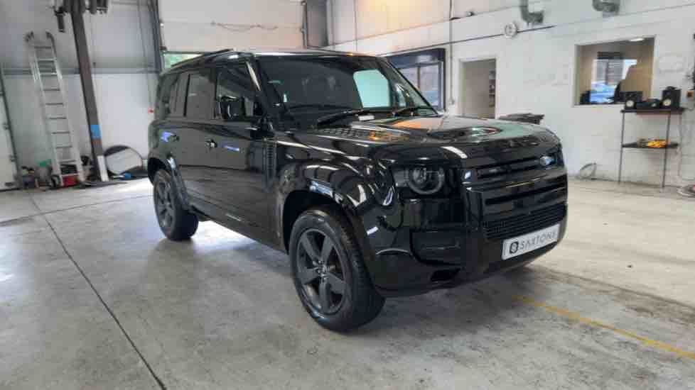 More views of Land Rover Defender 110