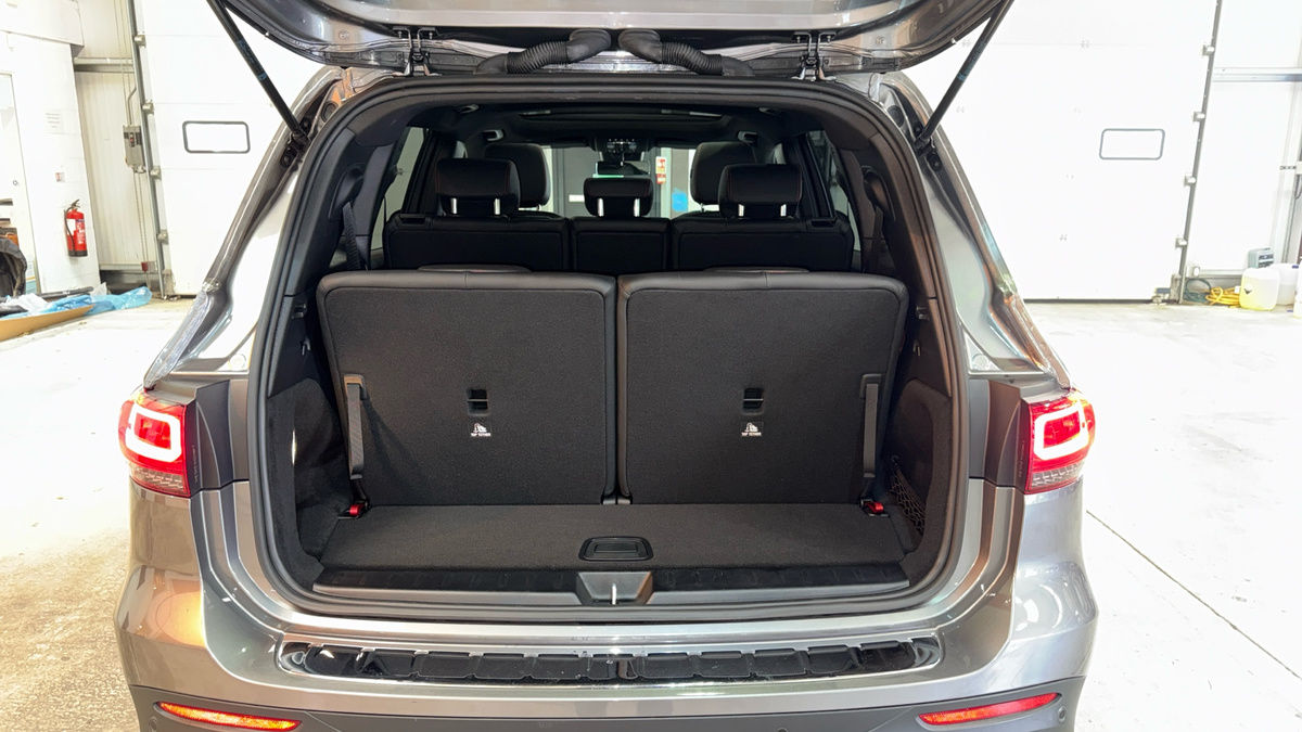 Mercedes-Benz GLB Image 11