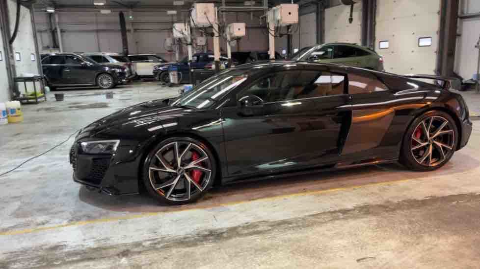 More views of Audi R8