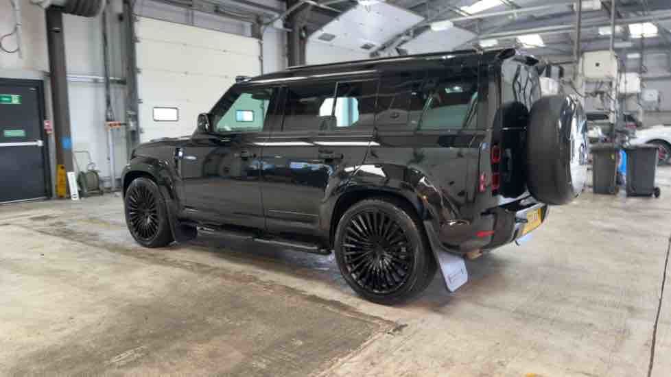 More views of Land Rover Defender 110
