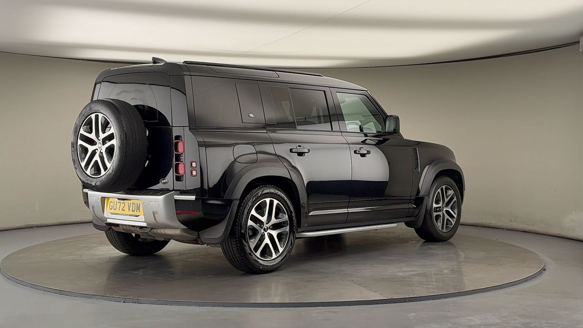 Land Rover Defender 110 Image 21