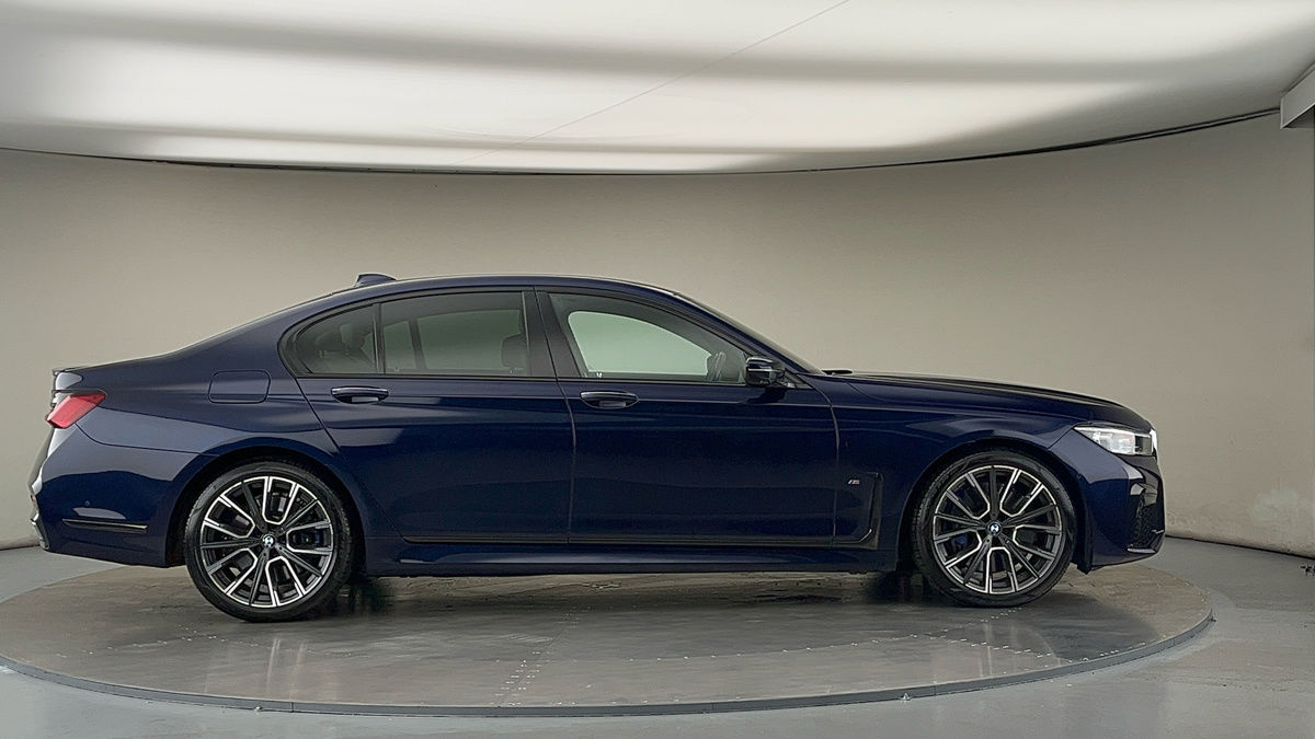 BMW 7 Series Image 16