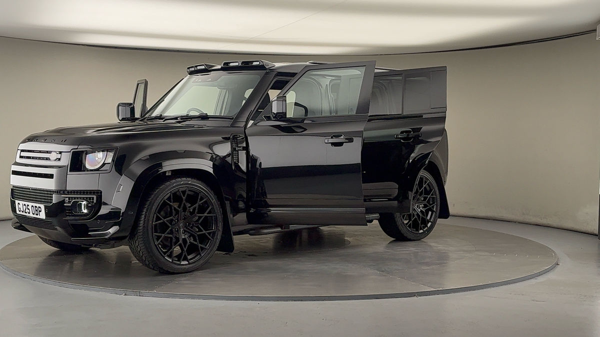 Land Rover Defender 110 Urban Image 22