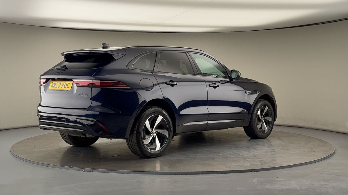 Jaguar F-PACE Image 21