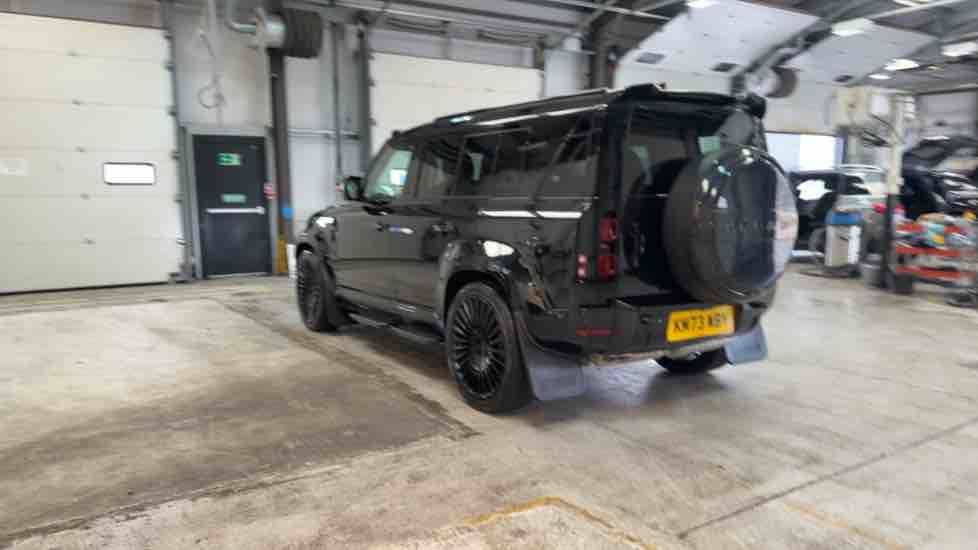 More views of Land Rover Defender 110