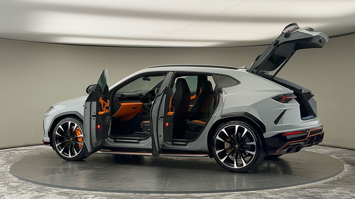 More views of Lamborghini Urus