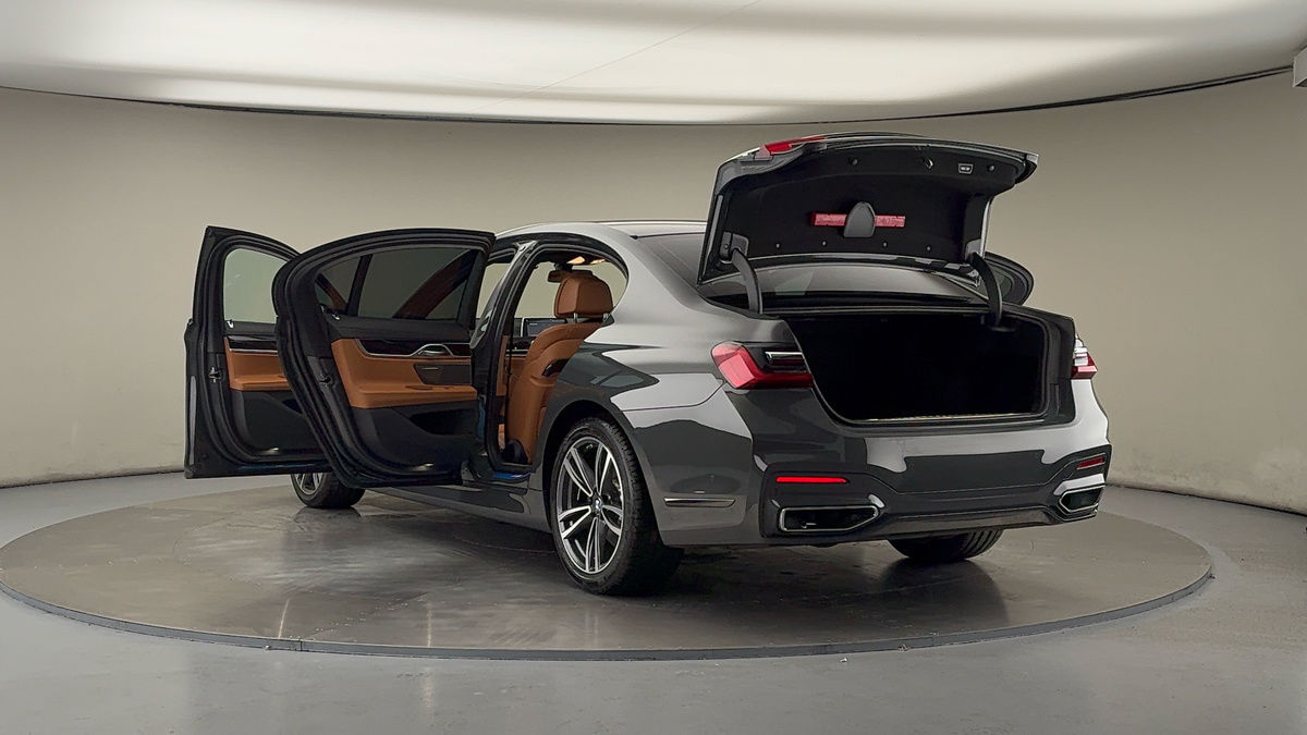 BMW 7 Series Image 23