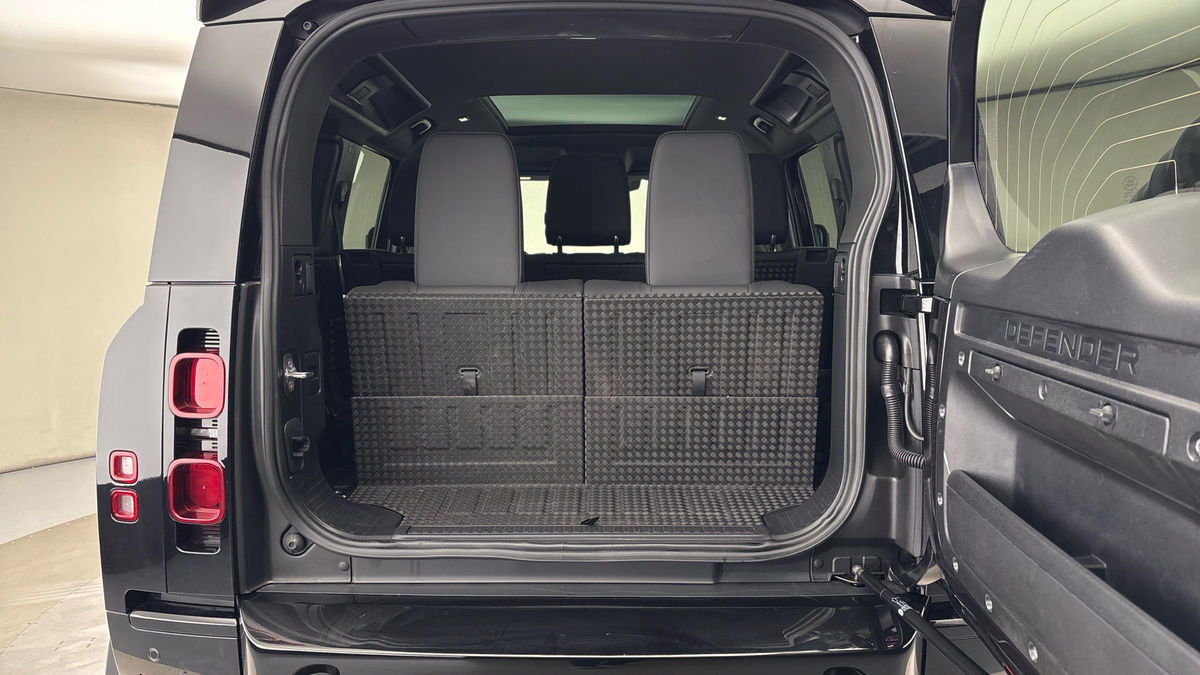 Land Rover Defender 110 Urban Image 11