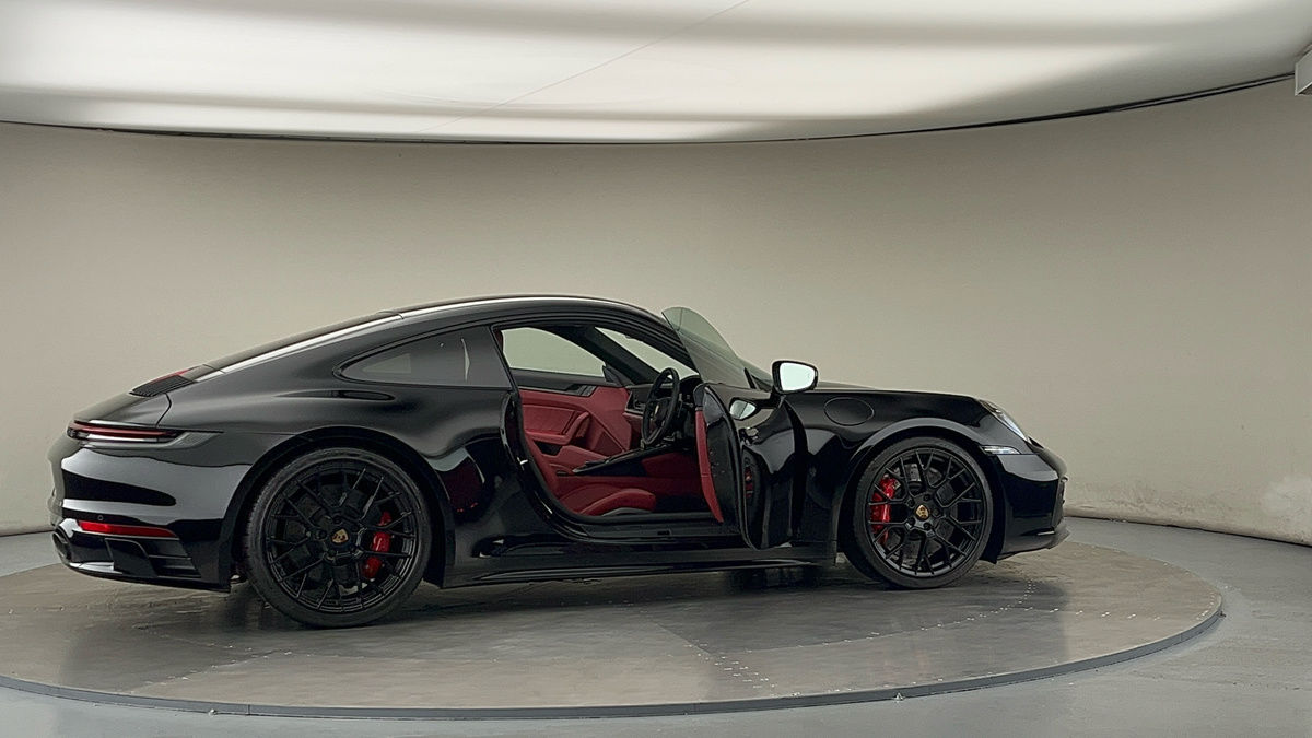 More views of Porsche 911