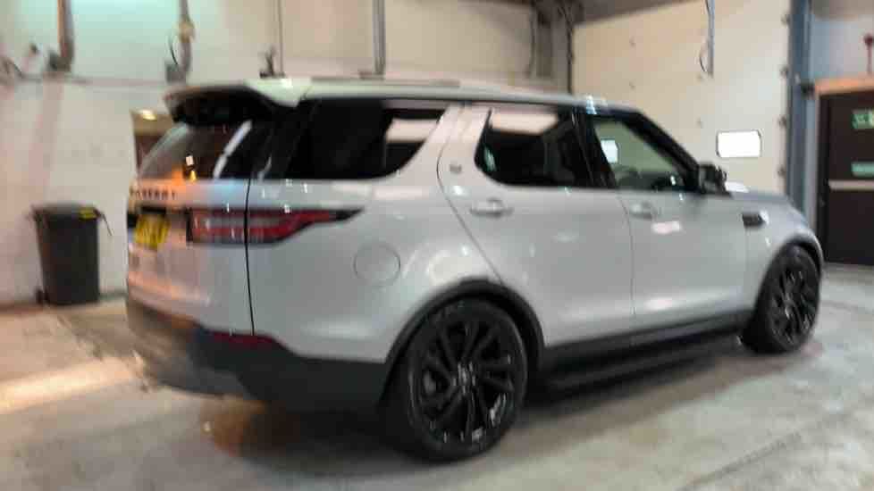 More views of Land Rover Discovery