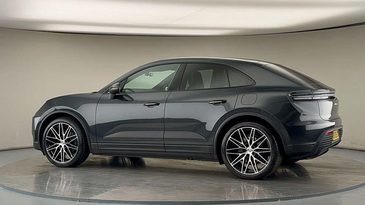 More views of Porsche Macan
