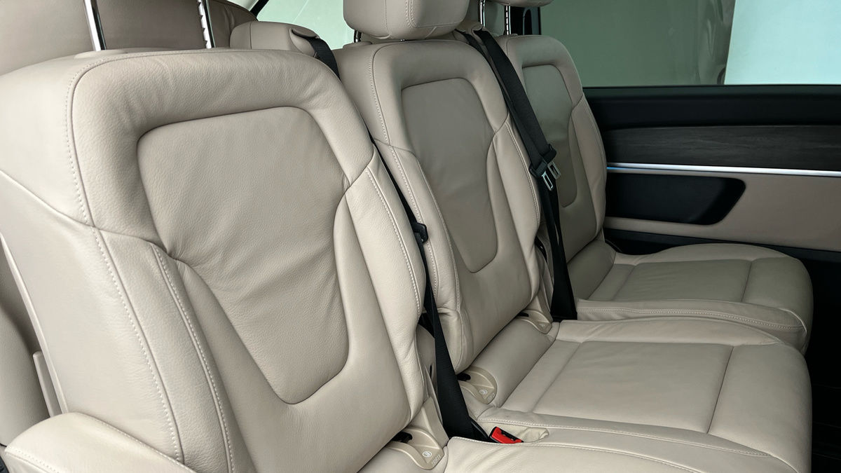 Mercedes-Benz V Class Image 9