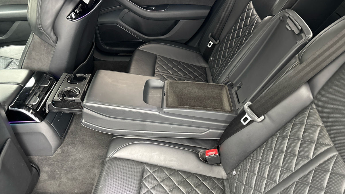 Audi A8 Image 15