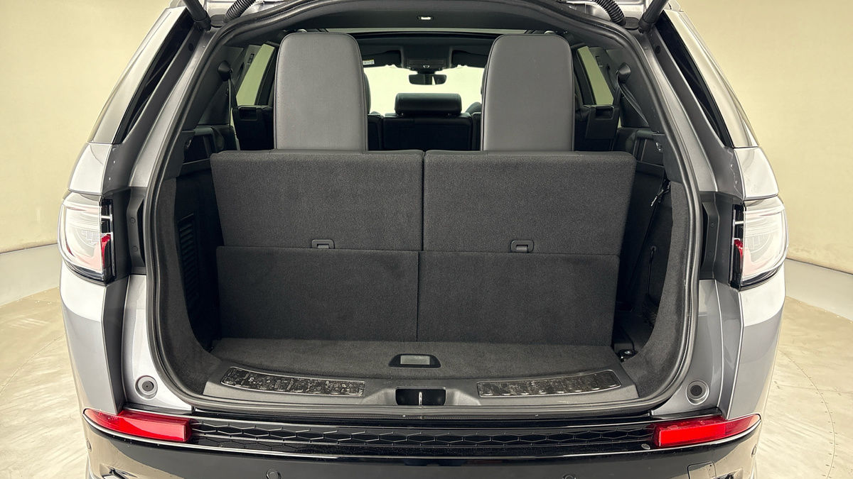 Land Rover Discovery Sport Image 11