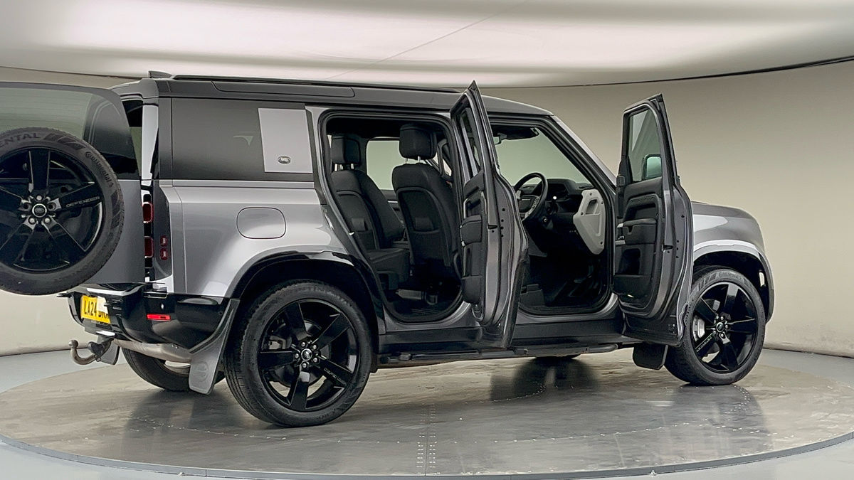 More views of Land Rover Defender 110
