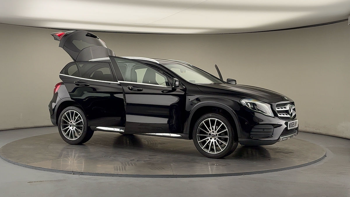 More views of Mercedes-Benz GLA