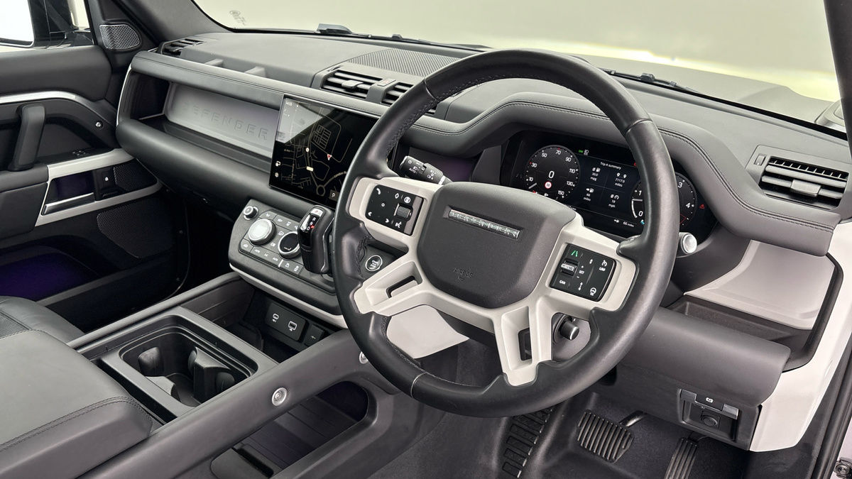 Land Rover Defender 110 Urban Image 5