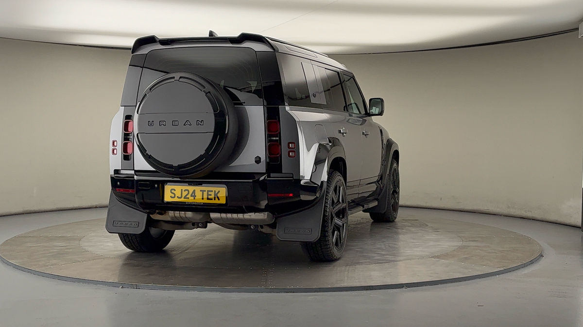 More views of Land Rover Defender 110